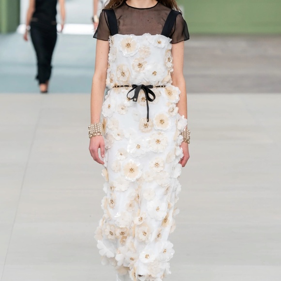 292. Chanel Resort 2020 Interlocking CC Logo Chain-Link Belt Necklace $1975 - Picture 3 of 10